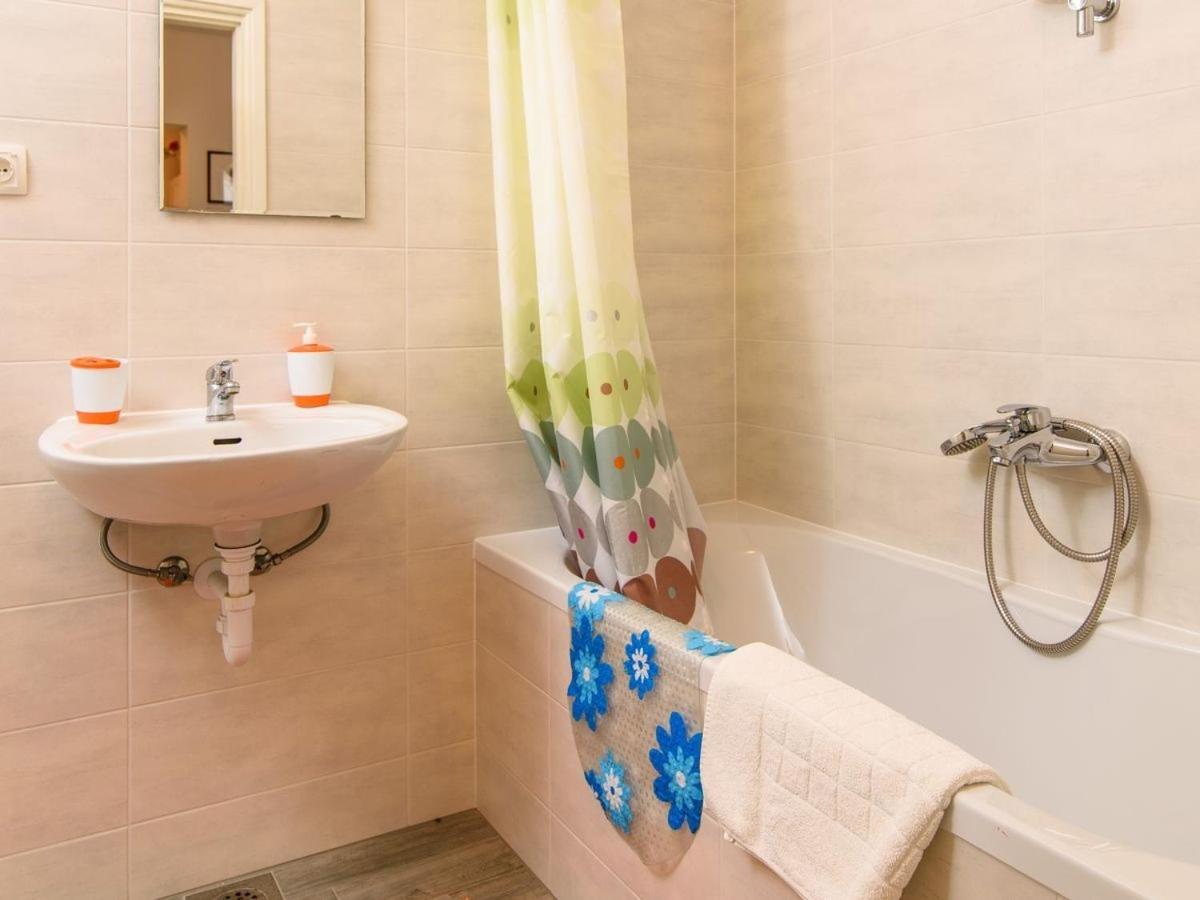 Apartments Beba - Peaceful Location Trogir Buitenkant foto