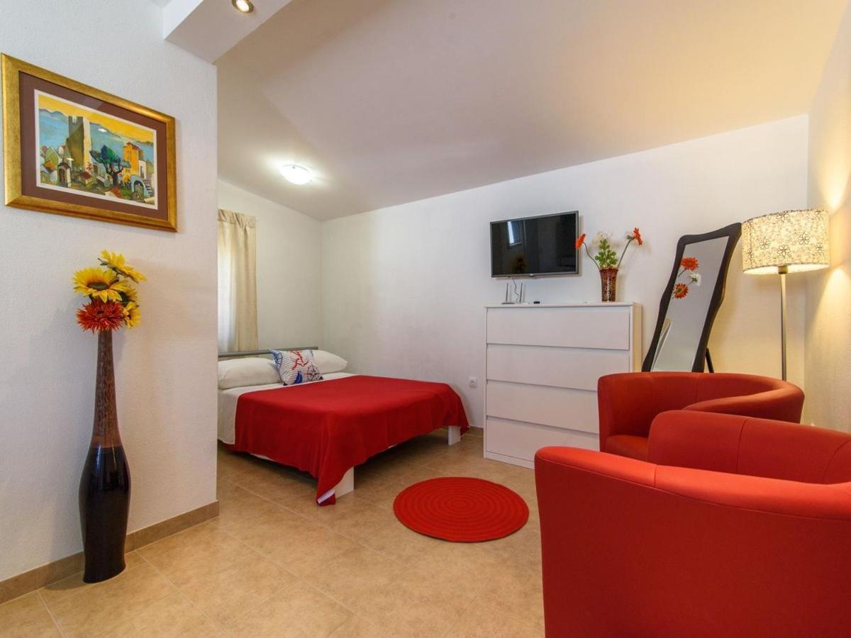 Apartments Beba - Peaceful Location Trogir Buitenkant foto